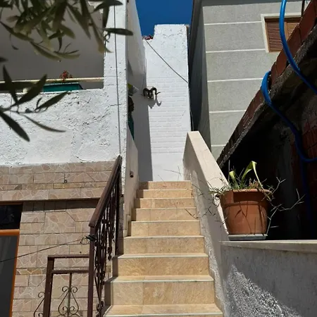 Pensión Aranit Vlorë